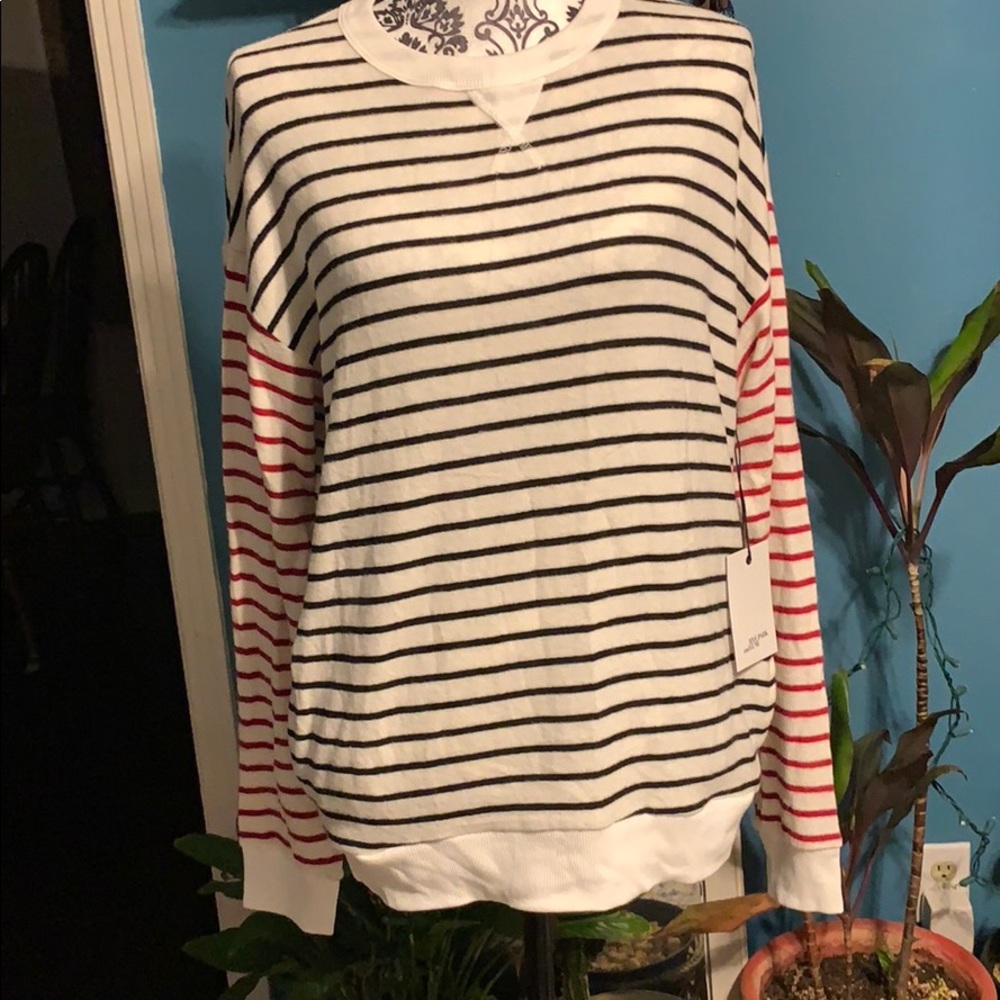 NWT SWEATER